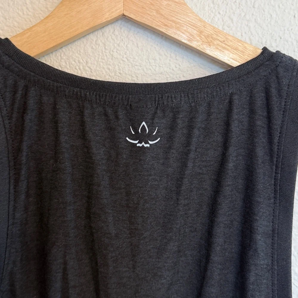 EUC Beyond Yoga Featherweight Rebalance Tank in Darkest Night - Picture 4 of 4